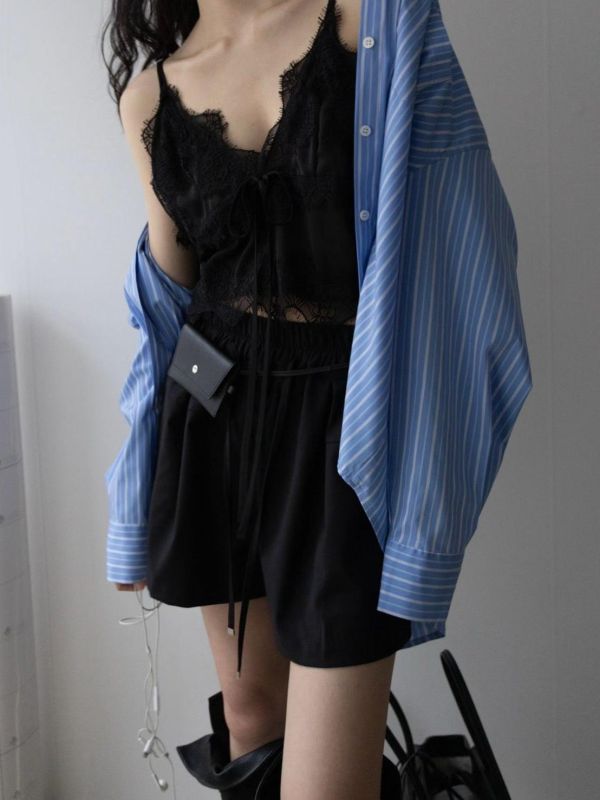 細肩綁帶蕾絲緞面背心 