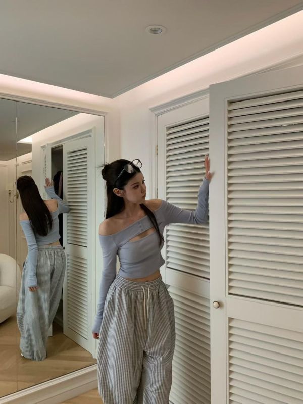 一字肩縷空性感上衣 