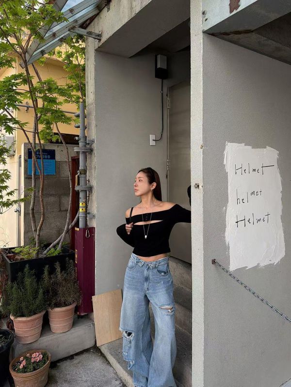 一字肩縷空性感上衣 