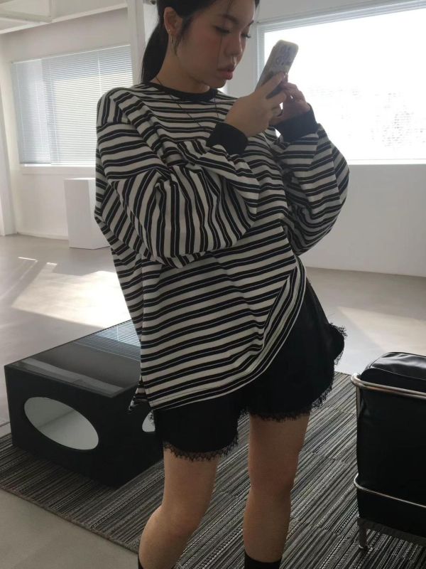 緞面蕾絲拼接短褲 