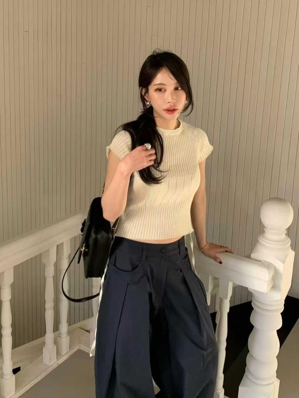 下綁帶粗細坑條上衣 