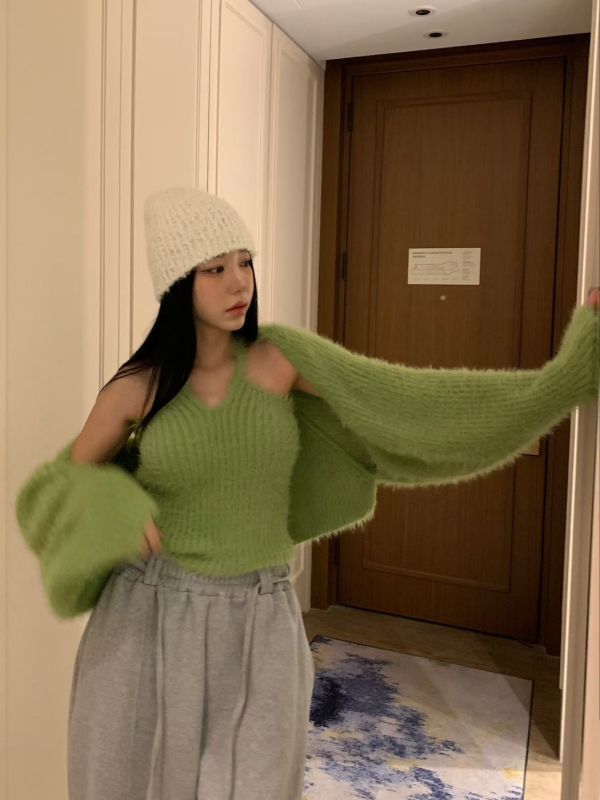 掛脖毛絨背心+毛絨小外套Set 