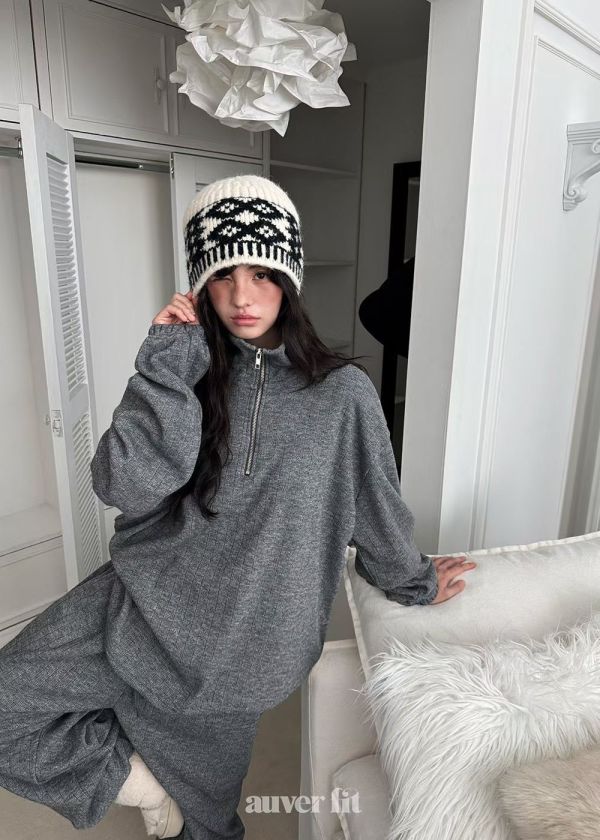 半拉鍊高領下擺縮口針織上衣/寬鬆休閒縮口褲 