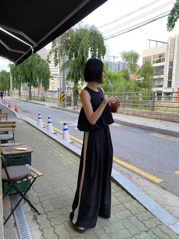 鬆緊腰顯瘦拚條休閒褲 