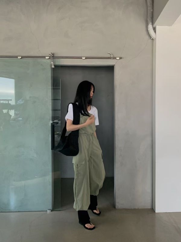 平口顯瘦無聲尼龍連身褲 