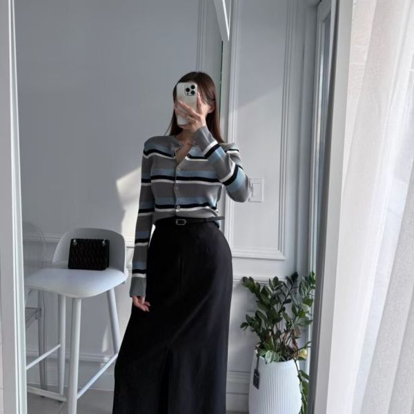 排釦條紋針織外套 