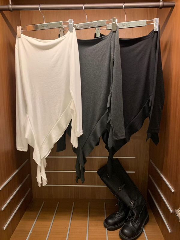 斜肩荷葉下擺彈力造型長T 