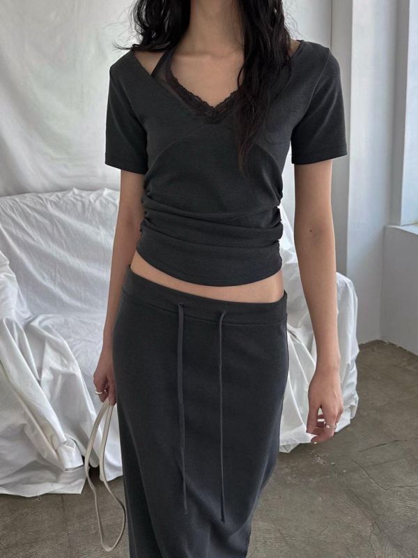 低領蕾絲掛脖短袖上衣 