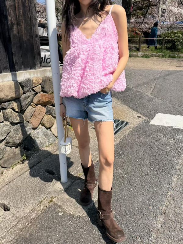 玫瑰花朵傘狀V領背心 