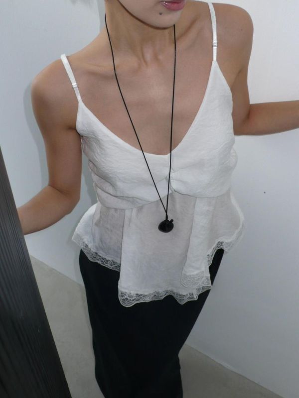 V領蕾絲邊吊帶背心 