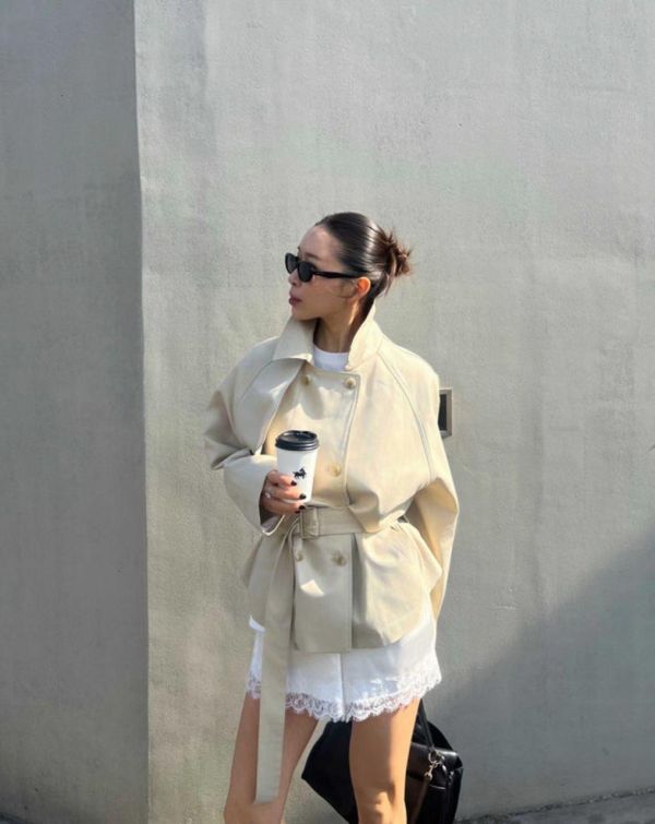 俐落短版綁帶風衣 