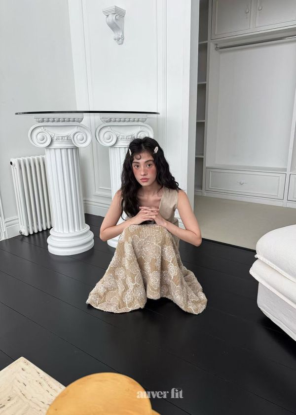 蕾絲花朵刺繡魚尾裙 