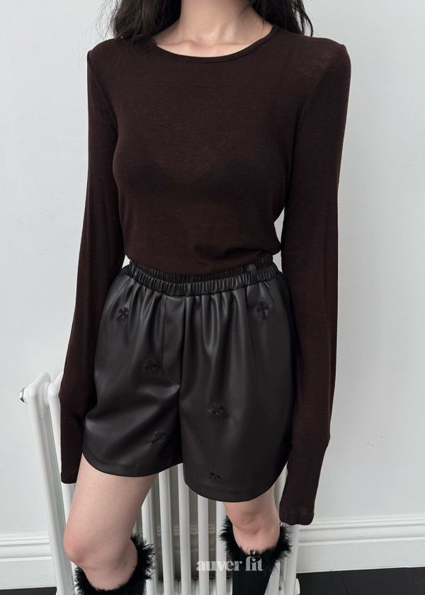 PU皮十字架貼標短褲 