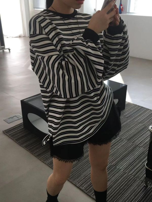 緞面蕾絲拼接短褲 