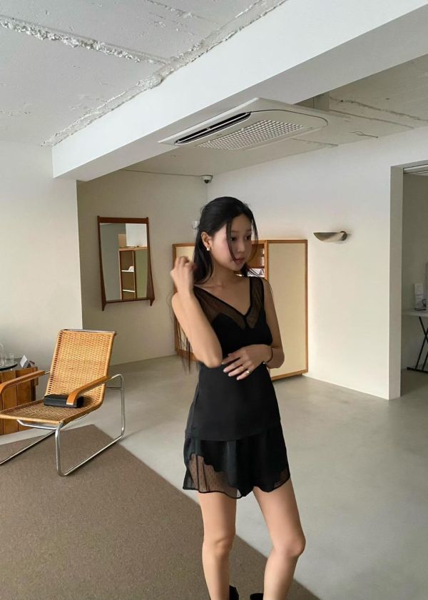 V領點點蕾絲緞面背心/點點蕾絲緞面小短褲 