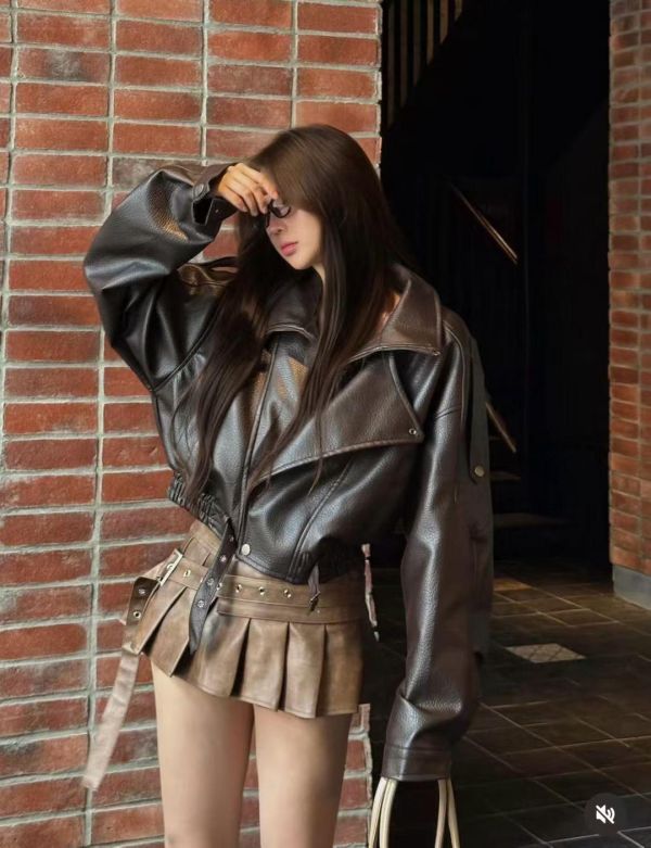 翻領釦帶皮革外套 