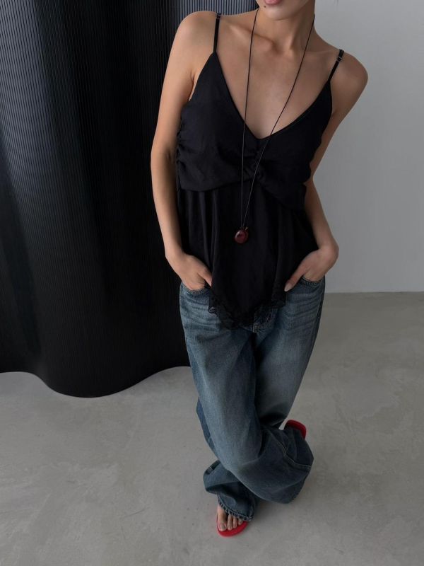 V領蕾絲邊吊帶背心 