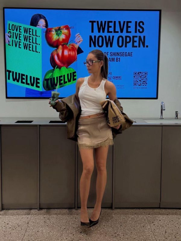 下蕾絲光澤短裙 