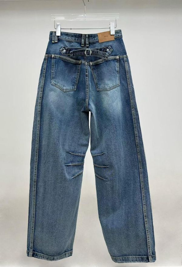 後腰扣環內側抓痕設計牛仔褲 