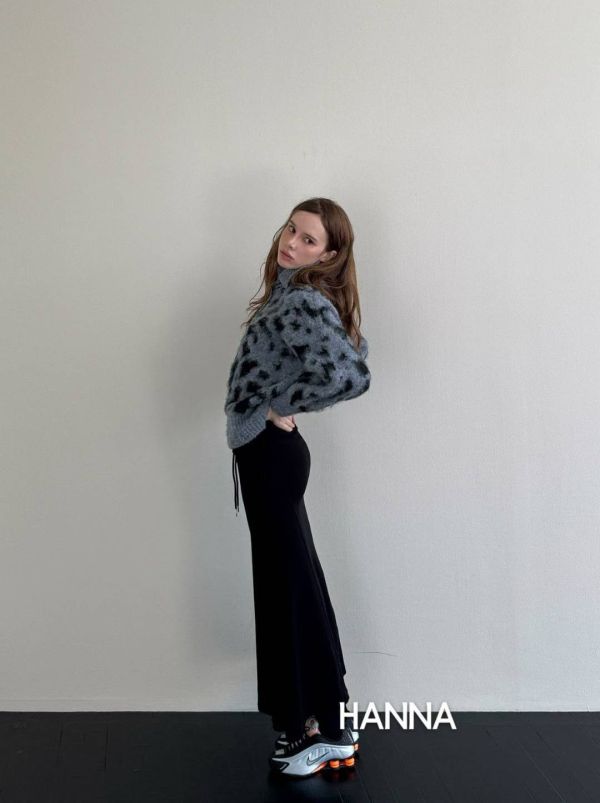 高領豹紋毛絨毛衣 