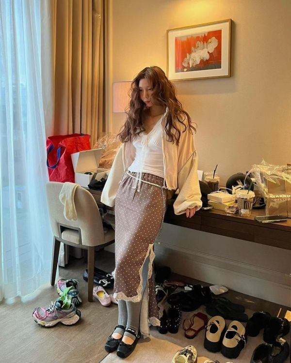 點點不對稱緞面蕾絲長裙(兩面穿) 