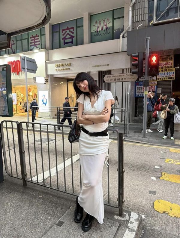 蕾絲性感小飛袖上衣 