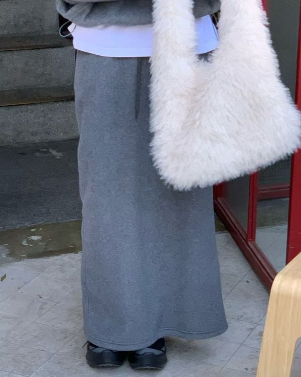 月牙型澎湃皮草包 