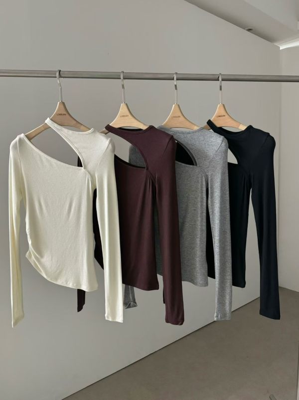 繞脖後簍空彈性上衣 