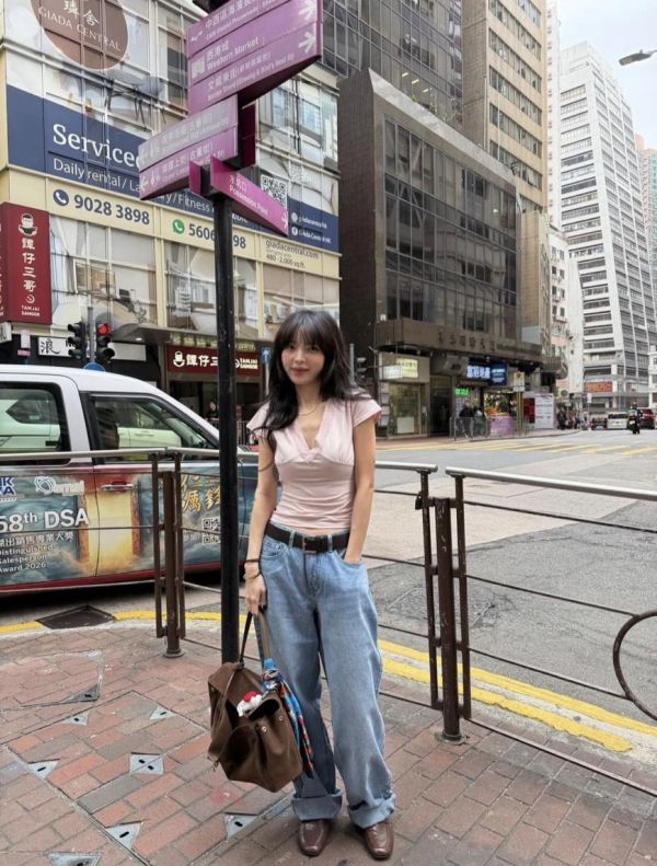 蕾絲性感小飛袖上衣 