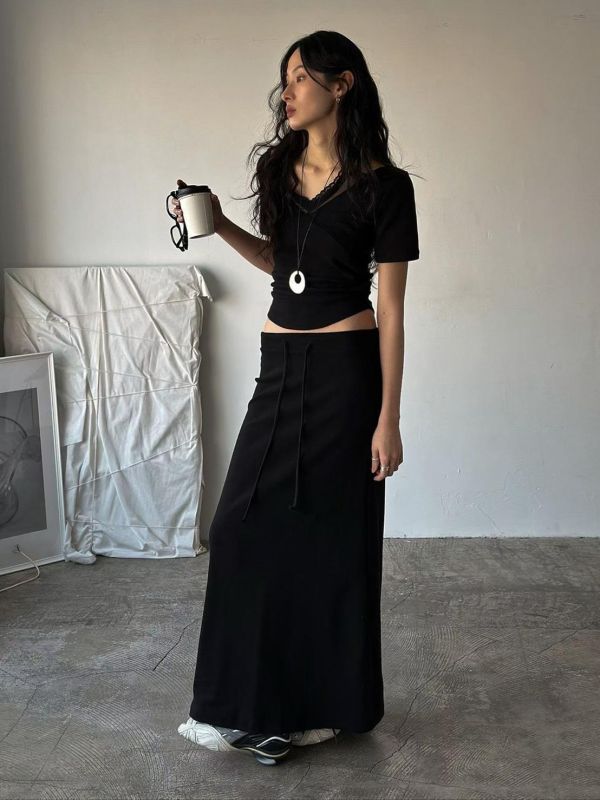 低領蕾絲掛脖短袖上衣 