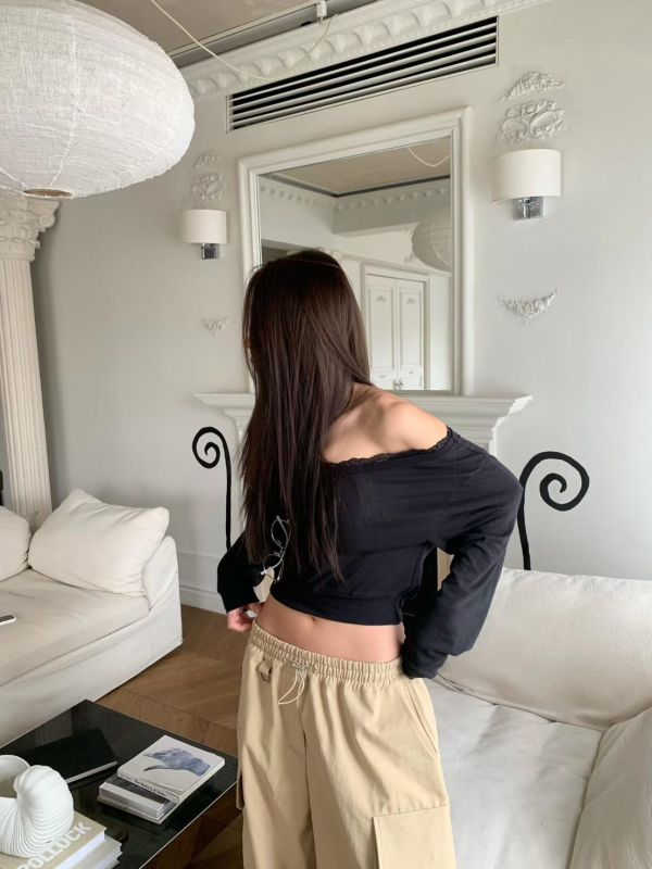 蕾絲棉質短版上衣 