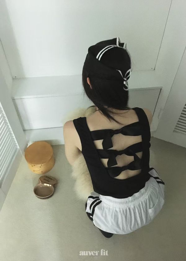 後蝴蝶結綁帶露背背心 