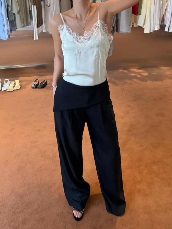 下斜邊蕾絲細肩背心 