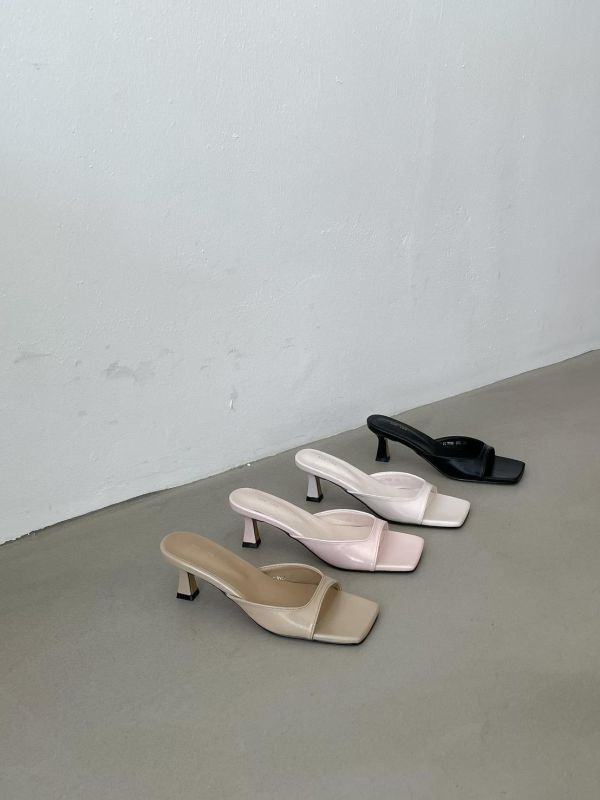 方頭皮革低跟涼鞋(偏小半號/5公分) 