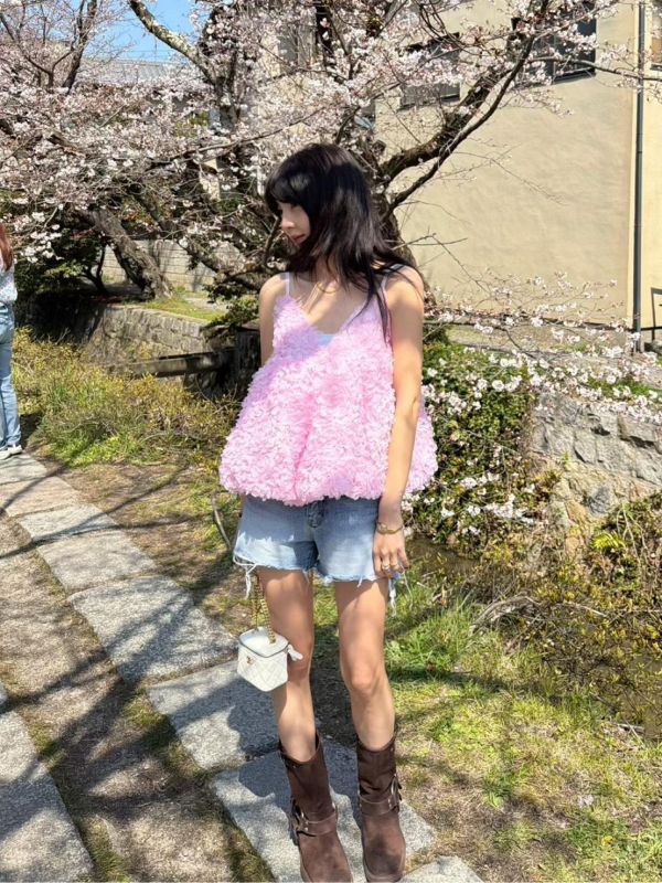 玫瑰花朵傘狀V領背心 