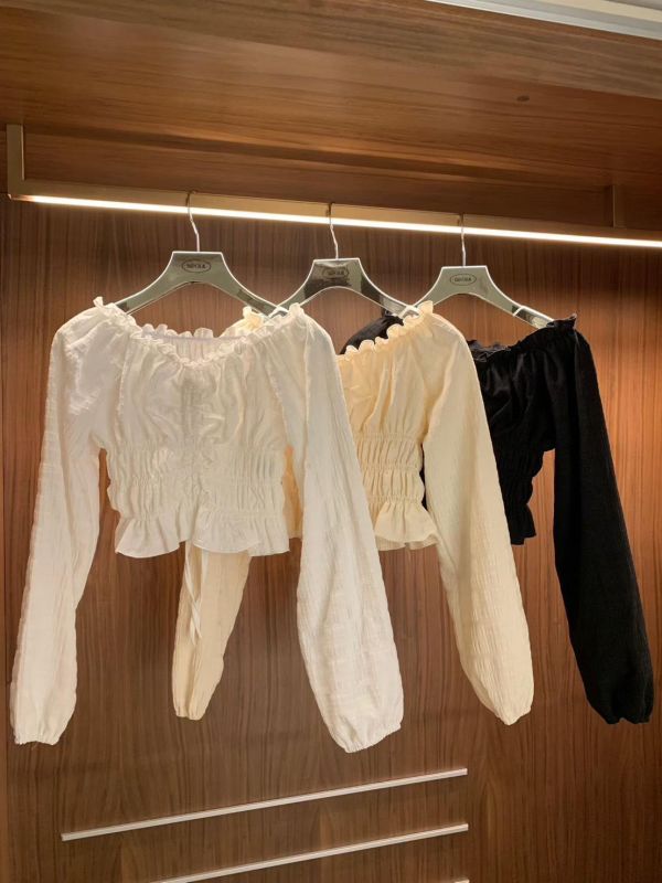 中間抽繩一字領上衣 