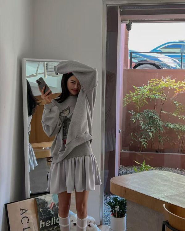 緞面拼接荷葉邊平口洋裝 