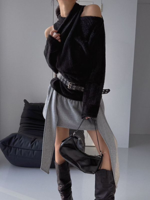 扭結掛脖露肩針織毛衣 