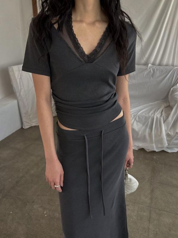 低領蕾絲掛脖短袖上衣 