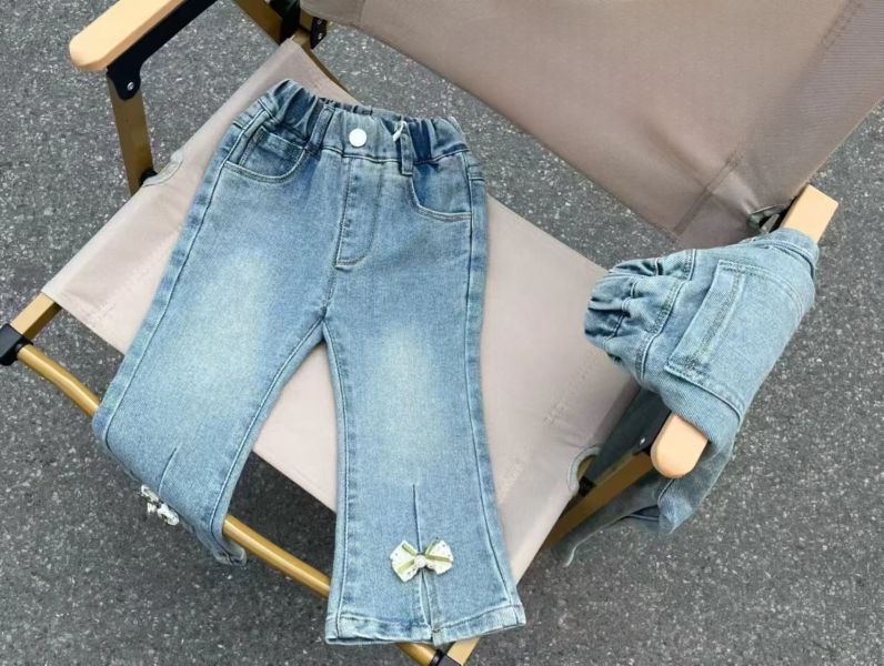 <<90-130>>浪漫蝴蝶結開岔牛仔褲 