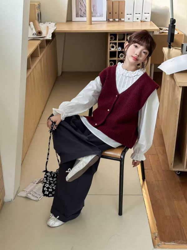 <<130-170>>學院風紅色V領套裝(上衣+背心) 