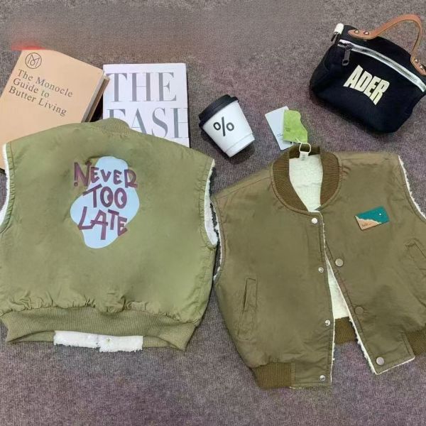 <<90-130>>個性文青風羊羔絨背心 