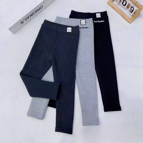 <<105-125>>素面笑臉加絨內搭褲 