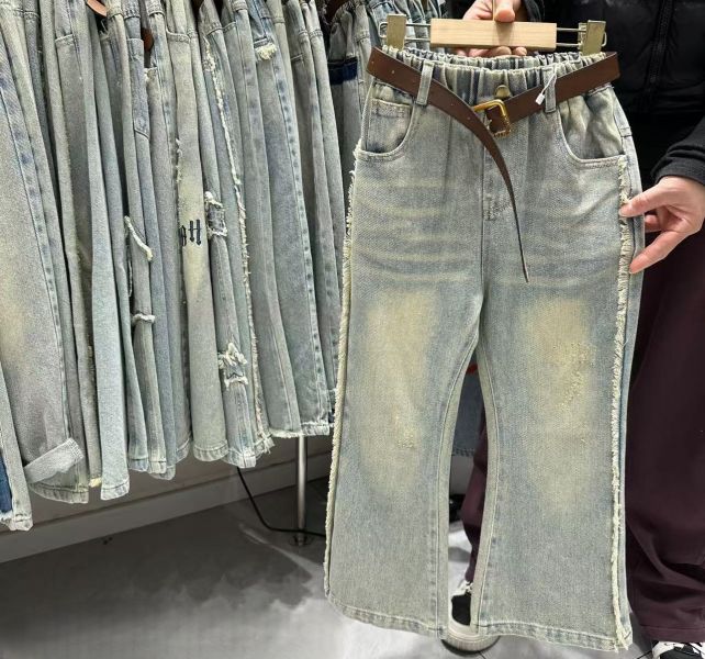 <<120-140>>個性設計感毛邊牛仔褲 