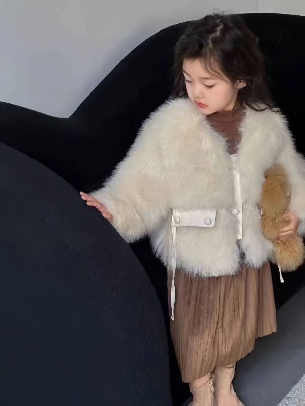 <<100-140>>月光柔羽毛毛外套(2色) 