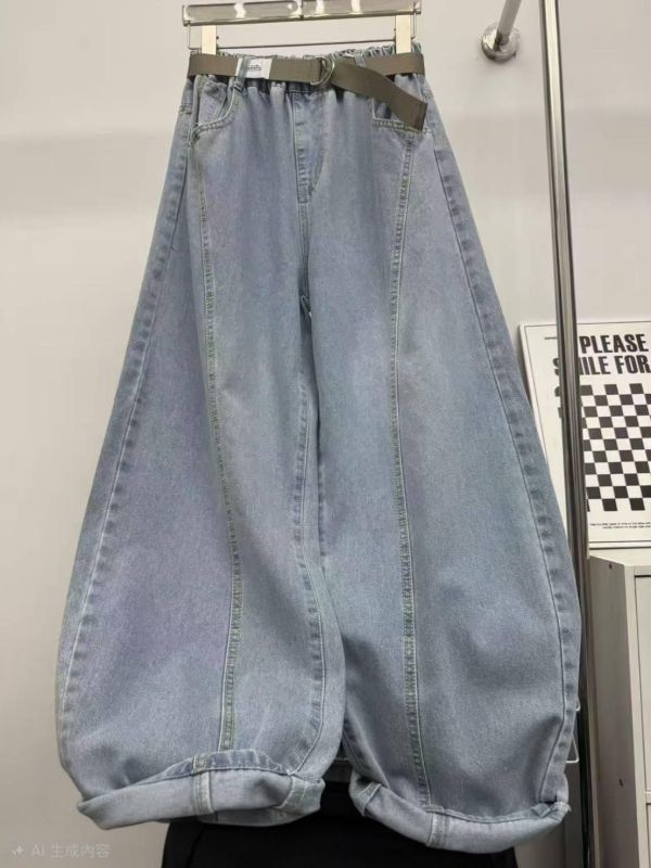 <<135-160>>鬆腰藍調彎刀牛仔褲 