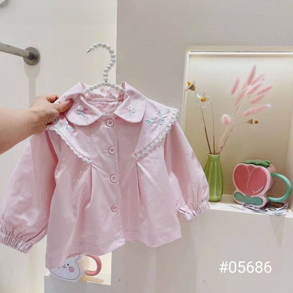 草莓牛奶小花風衣外套 