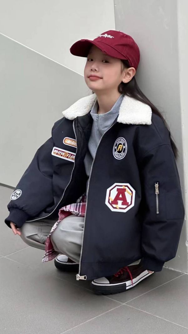 <<110-180>>學院字母拼章棒球夾棉外套(2色) 