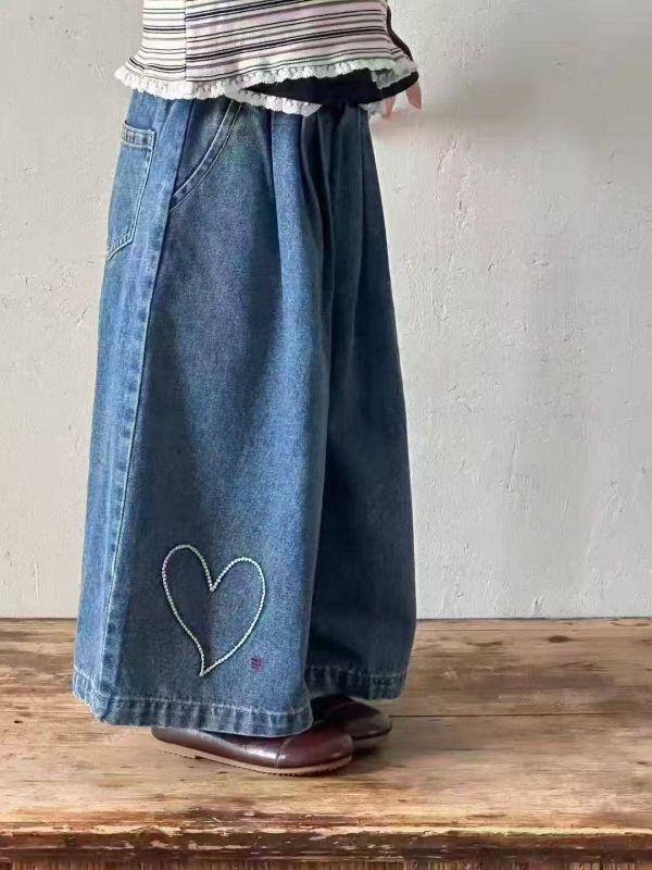 <<100-120>>俏皮大愛心寬腿牛仔褲 