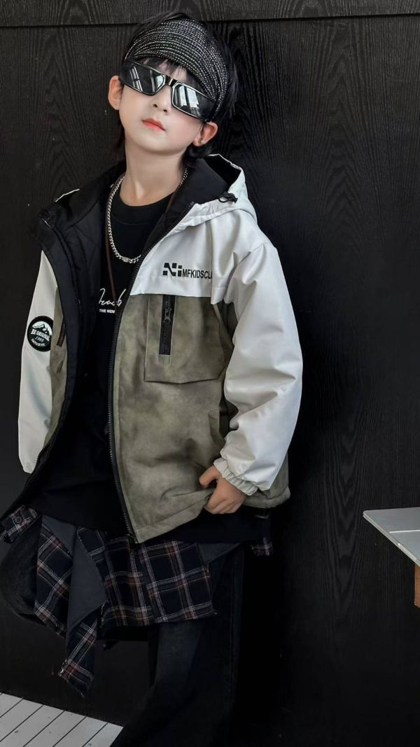 <<110-150>>酷感街頭拼色連帽外套 